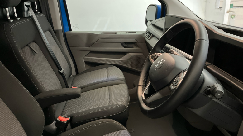 Volkswagen Transporter T32 Swb Electric 160kW 65kWh Commerce Pro Van Auto